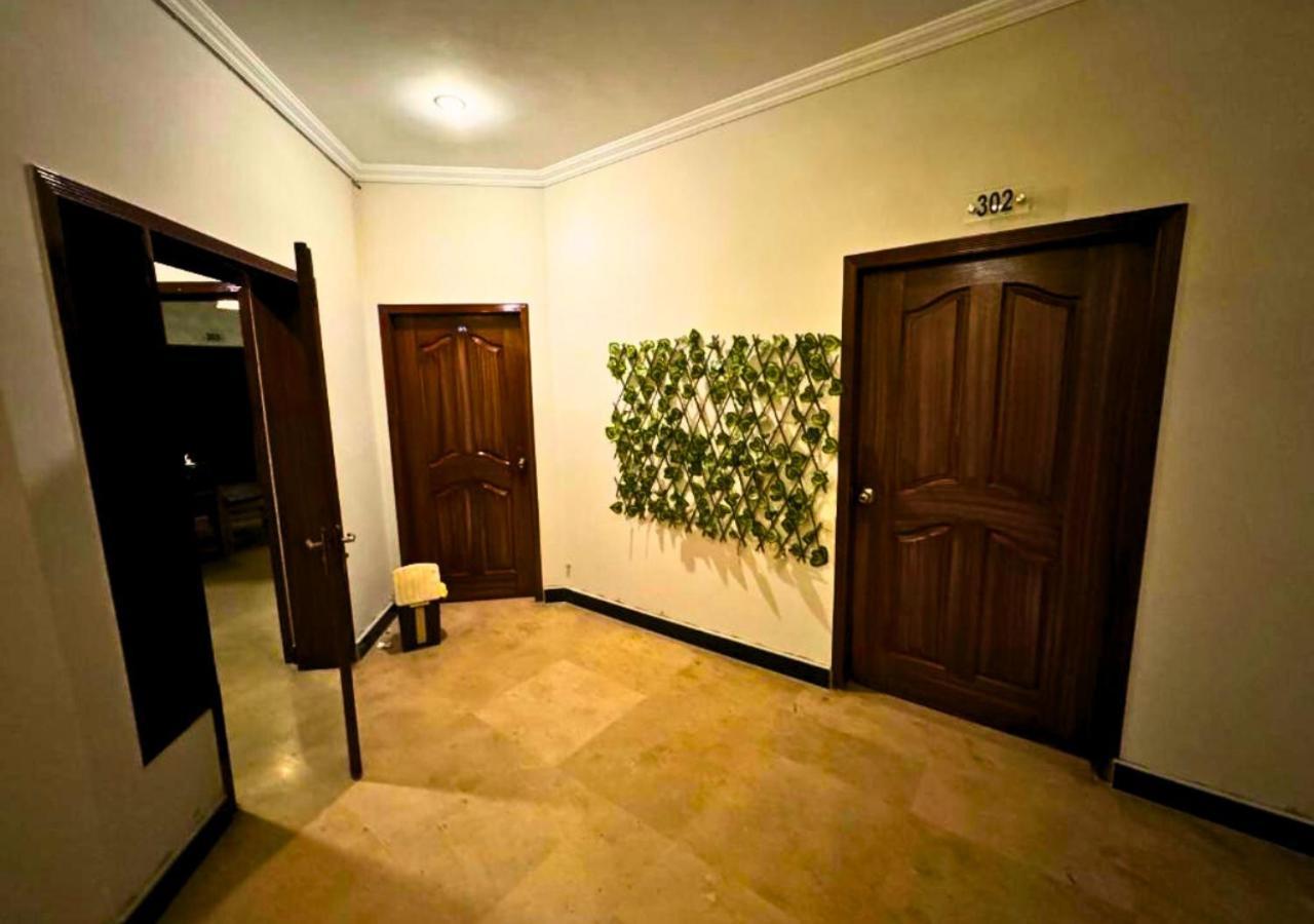 Doves Inn Hotel Kalma Chowk Lahore Exterior photo